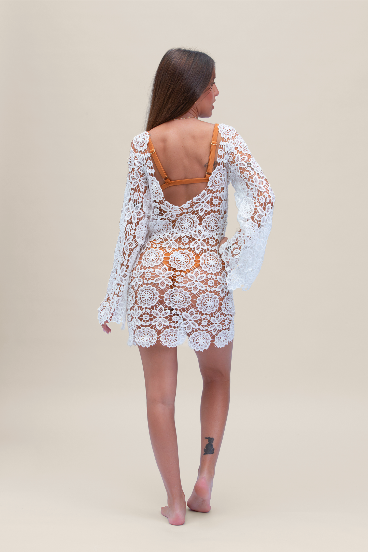 Vestito corto bianco in macramè